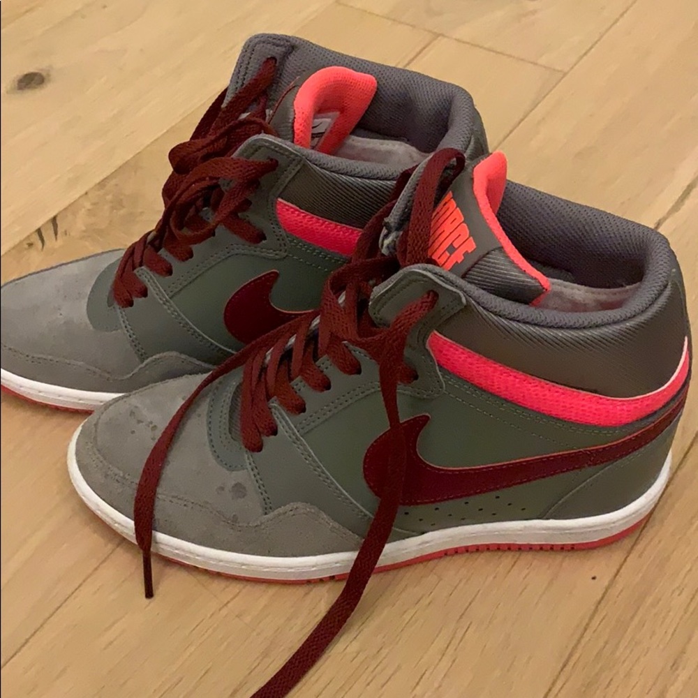 Nike sky high dunks women size 8, brand new